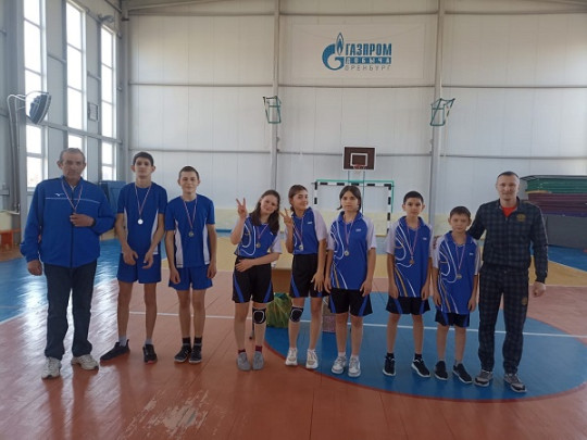 Соревнования по лапте Соревнования по лапте.